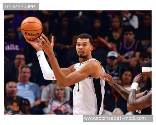 马刺三分球命中率惨淡近两战仅得17球球队状态堪忧