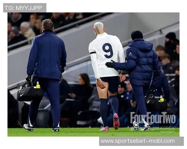 西蒙斯6500万欧元加盟热刺后状态低迷引发球迷和媒体广泛质疑 西蒙斯6500万欧元加盟热刺后状态低迷引发球迷和媒体广泛质疑