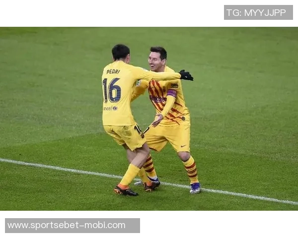 梅西助攻佩德里内切破门精彩瞬间左脚低射精准入网