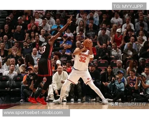 阿德巴约表现低迷难堪重任仅得9分12板3助攻正负值惨淡12 阿德巴约表现低迷难堪重任仅得9分12板3助攻正负值惨淡12