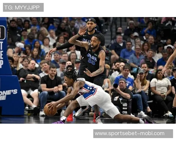 马克西表现不佳25投仅中7球贡献20分7助攻三分球命中率低迷仅2中8 马克西表现不佳25投仅中7球贡献20分7助攻三分球命中率低迷仅2中8